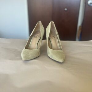 Jessica Simpson Elegant Light Green Suede Women's Pumps